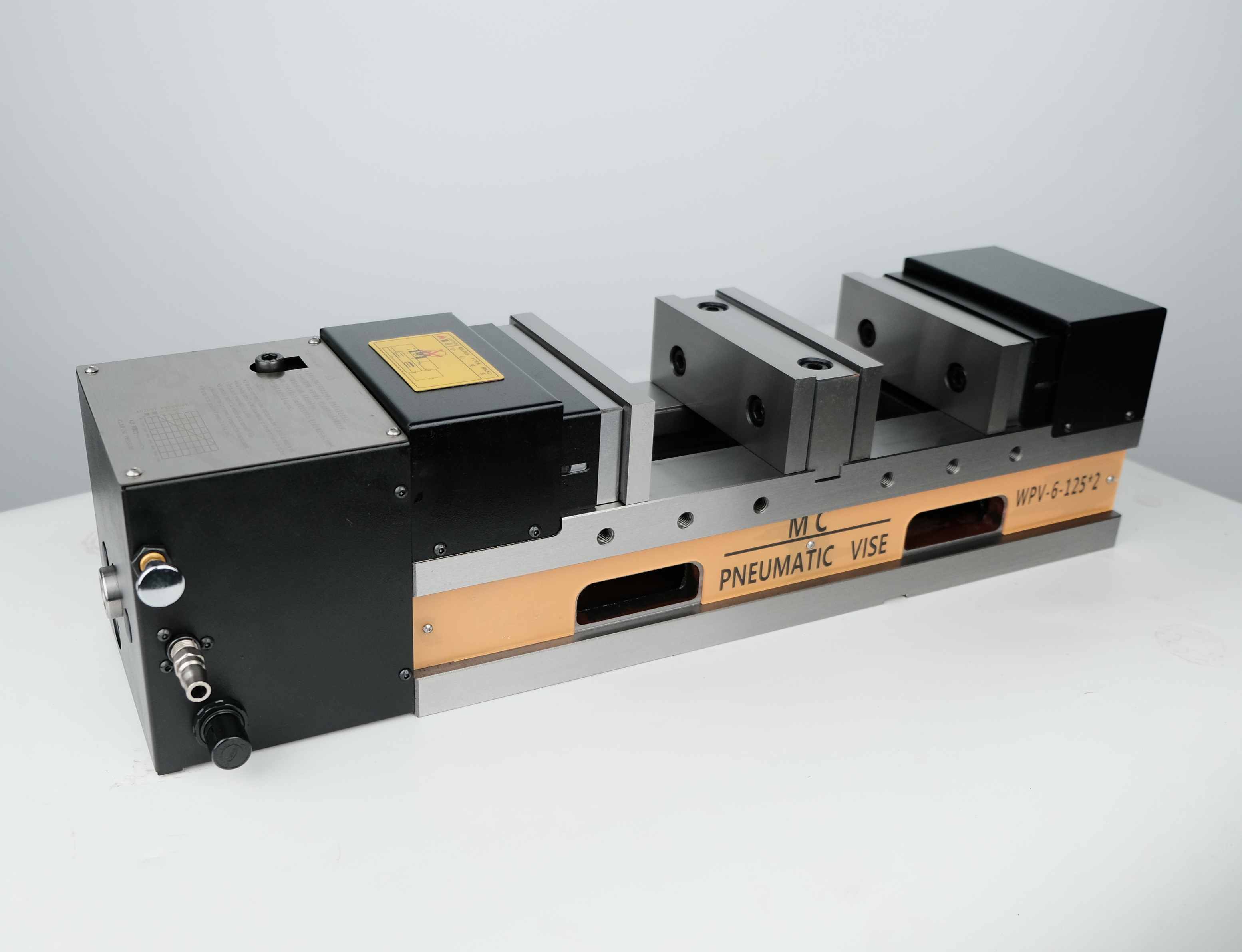 Double Station Pneumatic Hydraulic Precision Vise Working Video for CNC Production