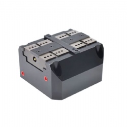 Pneumatic self-centering vise